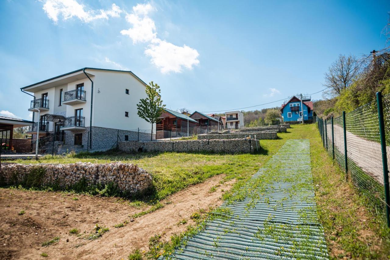 Готель Gabion Garden Подгайська Екстер'єр фото